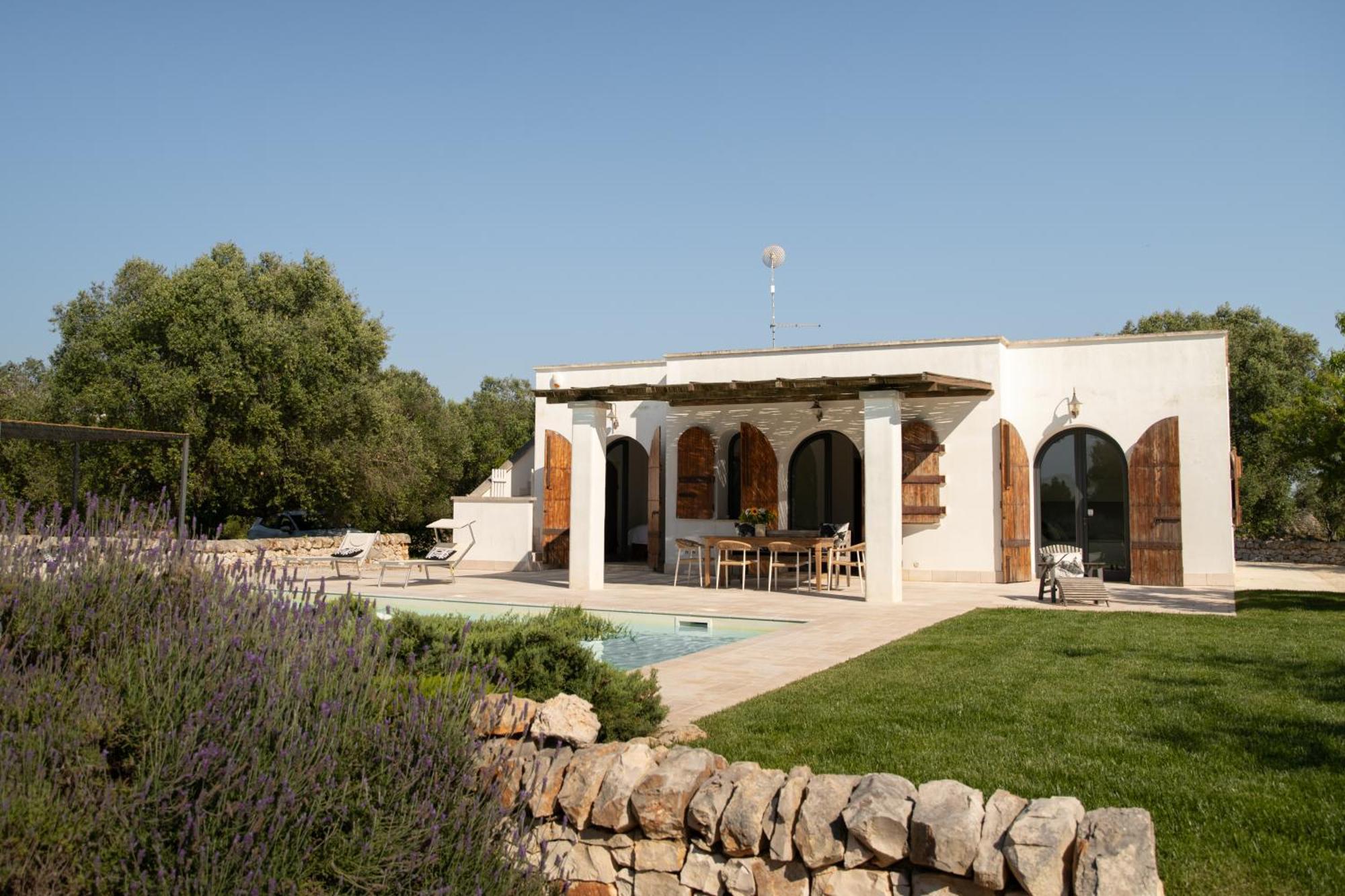 In Olive Groove Vila Cisternino